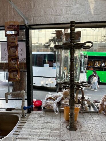 Ofislər: Köşk 20 yanvarda yerləşir. Xadavoy yerdi. 102və159 nömrəli avtobusun — 5