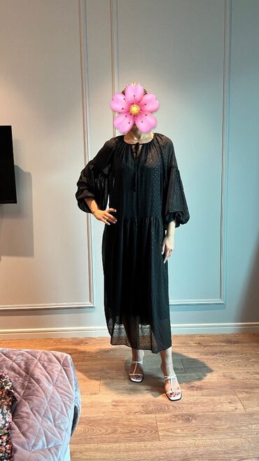 Kokteyl donlar: Ideal vezyetde. M-L razmer. 60 manat. Zara