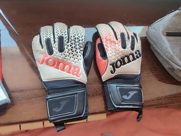 вратарские перчатки для футбола: Вратарские перчатки joma