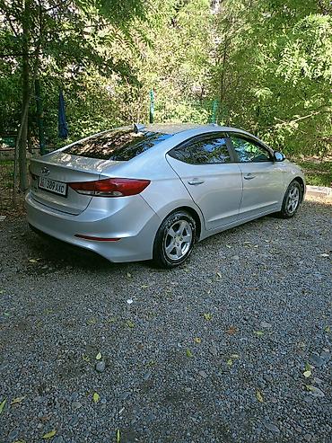 Транспорт: Hyundai Elantra: 2017 г., 2 л, Автомат, Бензин, Седан — 2