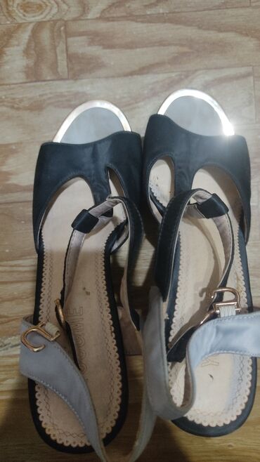 обувь италия: Босоножки, сандалии, шлепанцы