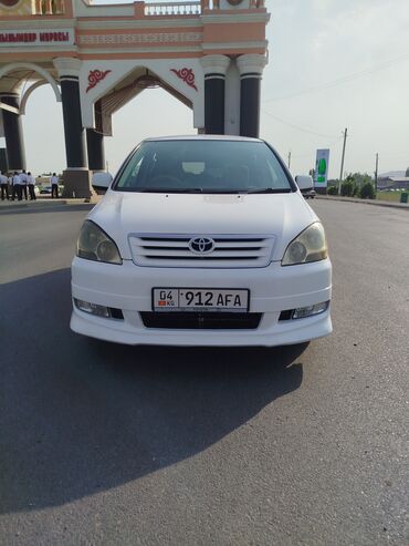 грузовой автомобиль: Toyota Ipsum: 2003 г., 2.4 л, Автомат, Бензин, Минивэн
