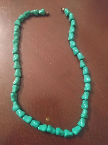 tek qaw uzukler: Gedim boyunbagi