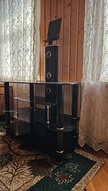 ev aksesuar: TV stendi və konsol - Material: parlaq qara şüşə səthlər və möhkəm — 1