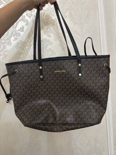 сколько стоит манго в бишкеке: Michael Kors сумка кожаная очень удобная