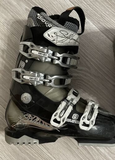 ботинки для лыжи: Горнолыжные ботинки 36-37 размер в отличном состоянии, жестокость