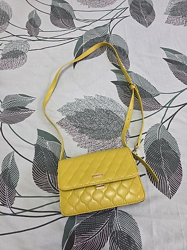 Portmone, pulqabıları: Sarı rəngli çiyin çantası - Material: süni dəri - Rəng: canlı sarı — 1