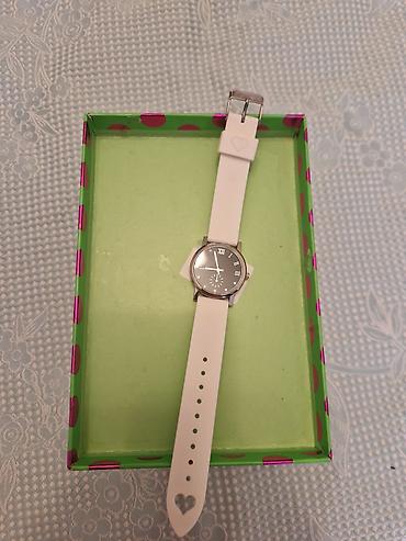 Наручные часы: Avon "Sadie Mini Watch" qol saatı. **Xüsusiyyətləri:** * **Brend:** — 1