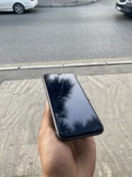 kreditle ayfon: IPhone 11, 128 GB, Qara, Barmaq izi, Simsiz şarj, Face ID