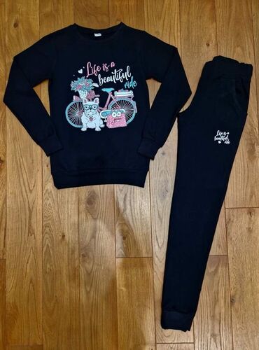 Gornji i donji deo: Unikatne pamucne trenerke jos uvek po starim cenama!!! Cena kompleta — 1