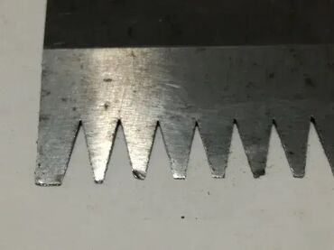 Ostali uređaji: Noz 50x50mm, debljine 2,5mm, za gumu (5047) Nije korisceno, samo je — 11