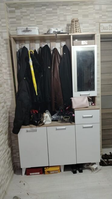 скамейка для прихожей: Шкаф в прихожей