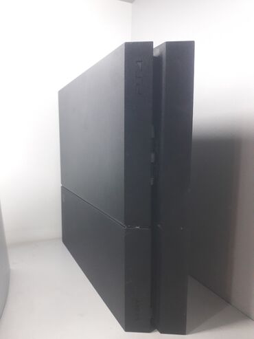 купить ps4 дешево бу: Продаю ps 4 fat,500 гб ПО 12,50в комплекте 2 джойстика(китай( новые