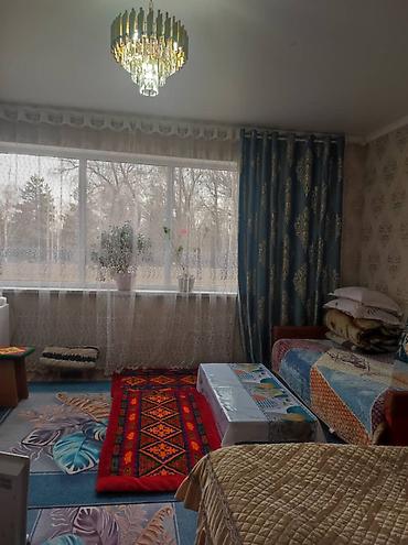 Посуточная аренда комнат: Сдаётся уютная комната для проживания.Есть 1-2 комнатные комнаты на — 1