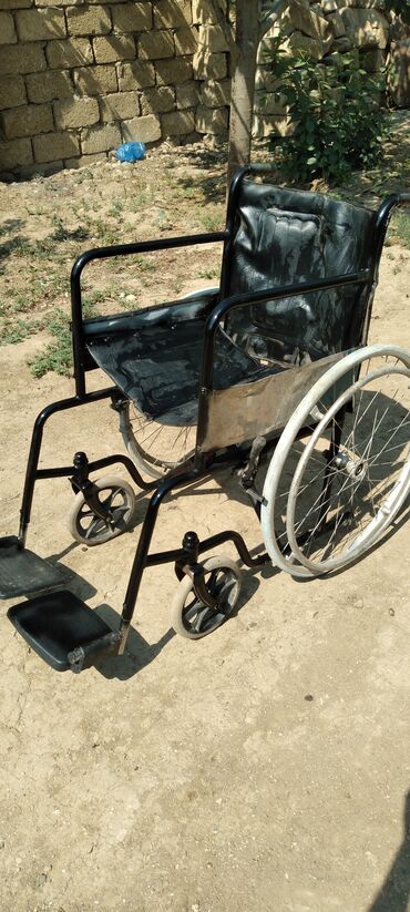 əlil araba: Инвалидные коляски