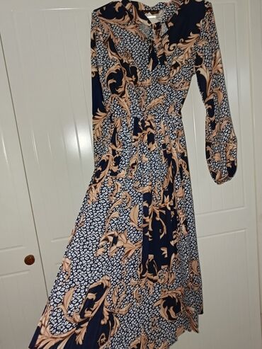 Toy paltarları: 👗 1 defe toya geyinilib. 👗 Türkiyədən alınıb. 👗 Yenidir. 👗 — 6