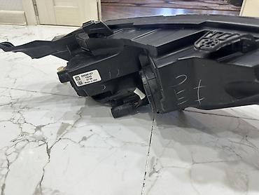 Ehtiyat hissələri: Sol, Yaxın və uzaq vuran işıqlar Universal auto, 2019 il, Orijinal, ABŞ, İşlənmiş — 2