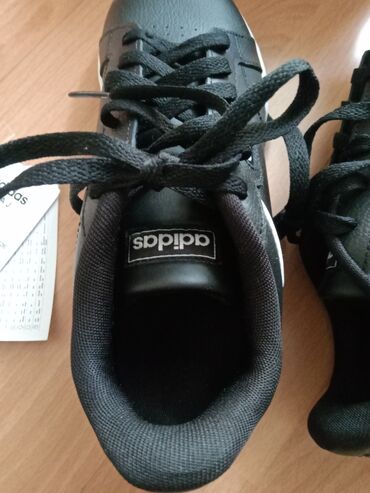 Patike: Adidas, Vodootporne — 8