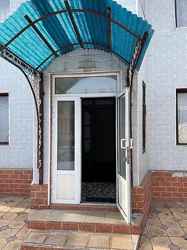 Долгосрочная аренда домов: 400 м², 10 комнат, Балкон застеклен, Евроремонт, Забор, огорожен — 5