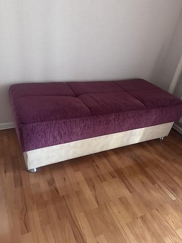 quru odun: Divan-taxt (bir nəfərlik) - Ölçülər: uzunluq təxminən 1.37 m, en 61 — 1