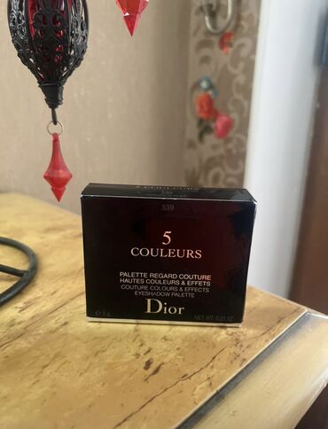 Göz üçün kosmetika: Göz kölgələri, Dior, Yeni, Ünvandan götürmə