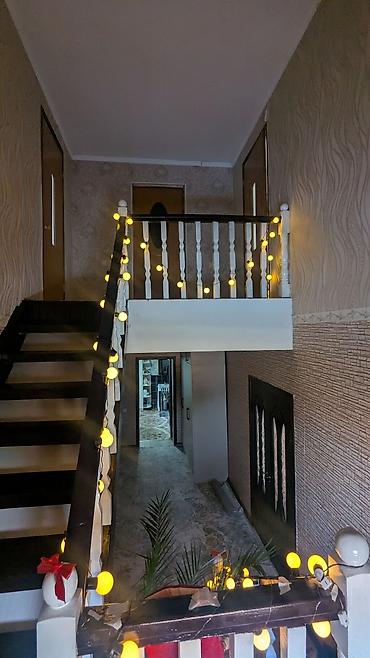 Продажа коттеджей и домов: Продаю срочно дом (мансарда) с участком 4.8соток, + 3.5 сотки зеленой — 10