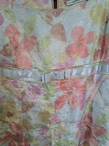 patike alexander mcqueen: Elegantna ženska haljina brenda **Zekstra**, sa nežnim cvetnim dezenom — 2