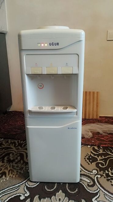 dispenser su: Su üçün kulerlər və dispenserlər