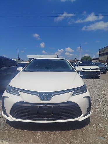 corola: Toyota Corolla: 2021 г., 1.8 л, Вариатор, Гибрид, Седан — 1