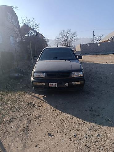 Volkswagen: Volkswagen Vento: 1994 г., Седан — 4