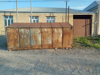 Kirayə qaraj: Qaraj qalın listəndir lisdin qalınlğı 2.7 likdir lisdlər sökülüb