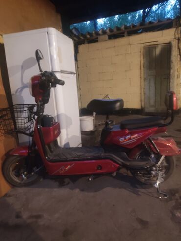 Другой транспорт: Продается электо скутер цена 27000 тысяч сом срочно
