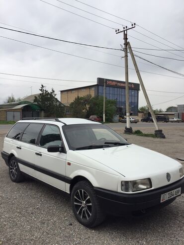 машина vento: Volkswagen Passat: 1993 г., 1.8 л, Механика, Бензин, Универсал