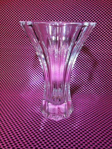 Vaze i saksije: Vaza, Staklo, Novo na lalafo.rs — 5 Vaze i saksije: Vaza, Staklo, Novo — 5