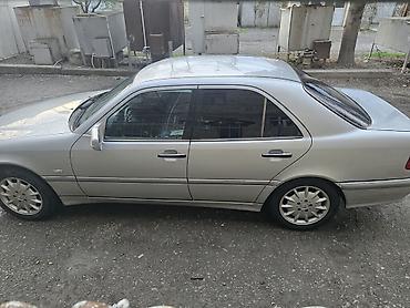 mersedes hissələri: Mercedes-Benz C-Sinif (W202) sedan - Kuzov: 4 qapılı sedan, gümüşü — 2