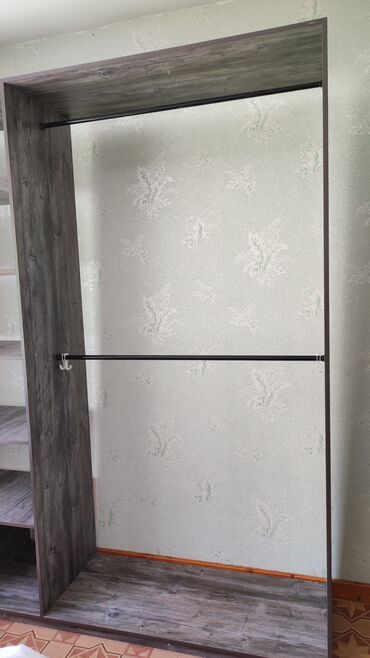 Полки для вещей и одежды: Полка для вещей и одежды, Б/у, ЛДСП, Самовывоз at lalafo.kg — 5 Полки для вещей и одежды: Полка для вещей и одежды, Б/у, ЛДСП, Самовывоз — 5