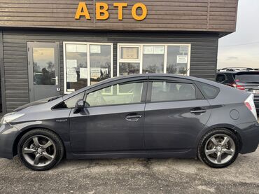 Toyota: Toyota Prius: 2015 г., 1.8 л, Автомат, Гибрид, Универсал at lalafo.kg — 6 Toyota: Toyota Prius: 2015 г., 1.8 л, Автомат, Гибрид, Универсал — 6