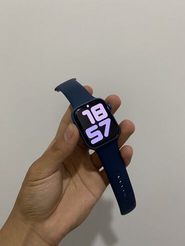 умные часы: Продаю Apple Watch 7 45 MM Аккумулятор - 92 % родная Все функции