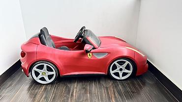 Uşaq üçün elektrik maşınları: Uşaq üçün elektrikli minik maşını – Ferrari üslubunda, qırmızı rəng — 4