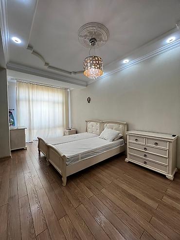 Долгосрочная аренда квартир: 3 комнаты, Риэлтор, Без подселения, С мебелью полностью — 12