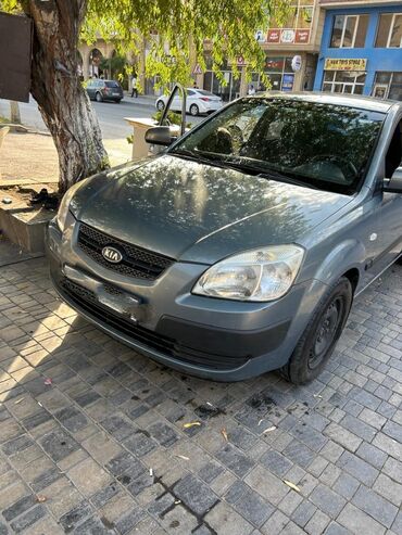 kia avtomobil: Kia Rio: 1.5 l | 2007 il Hetçbek