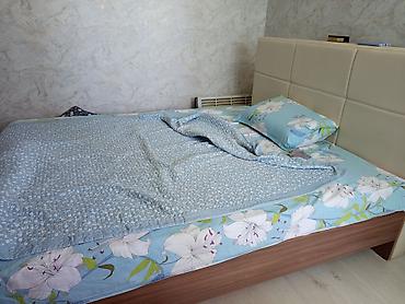 мебельные щиты: Двуспальная кровать, Б/у, С матрасом, длина - 200 см — 1