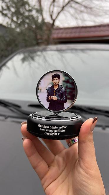 toy dekor: Avtomobil üçün şəxsi foto ilə fırlanan dekor və yazılı stend. - Üst — 1