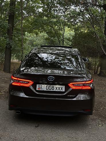 Toyota: Toyota Camry: 2021 г., Гибрид — 10
