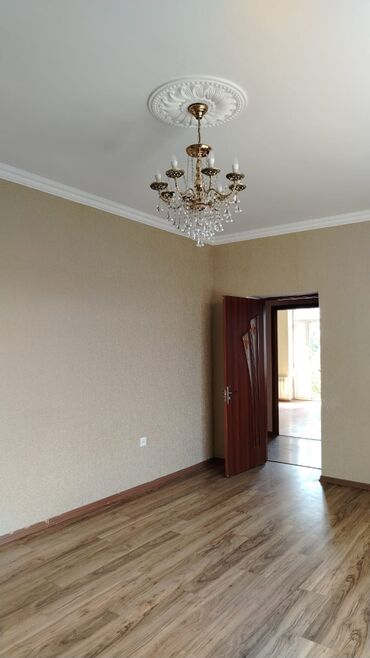 Otaqların satışı: 3 otaqlı mənzil – işıqlı və səliqəli planlama - Geniş zal: klassik — 9