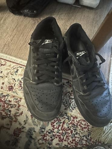 нике кыйуу молдо: Кроссовки Nike, черные, низкий силуэт - Классический дизайн со свушем — 4