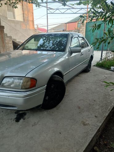 Subaru: Mercedes-Benz C‑Class (W202) sedan - Kuzov: sedan, gümüşü rəng -