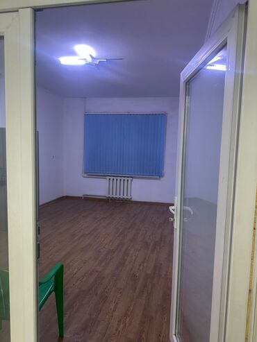 аренда помещения под маникюрный салон: Сдаю Офис, 60 м², В жилом комплексе, С юридическим адресом