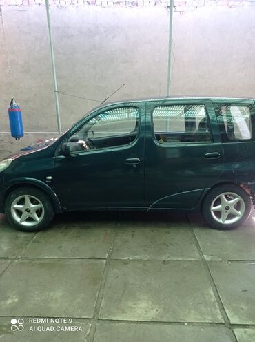 тайота рам: Toyota Yaris Verso: 2003 г., 1.3 л, Механика, Бензин, Седан