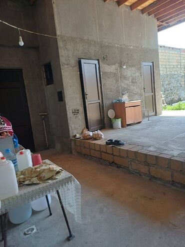 qobuda heyet evi: 4 otaqlı, 400 kv. m